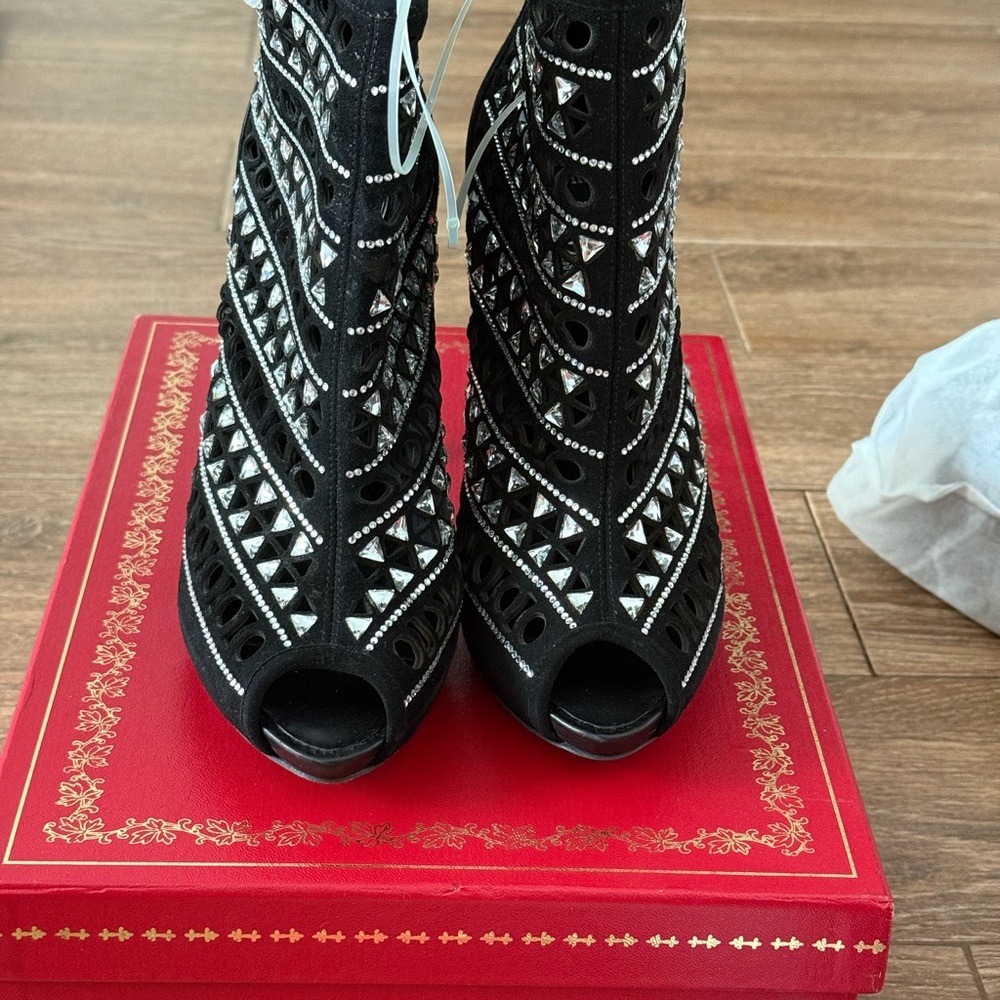 Black Studded Women's Peep-Toe Heels